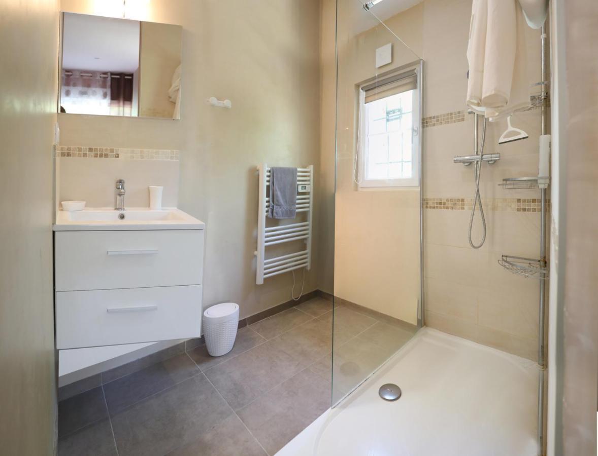 Au Coeur Du Bien-Etre, Gite Avec Piscine Chauffee Et Couverte, Spa, Sauna, Massages Monteaux ภายนอก รูปภาพ